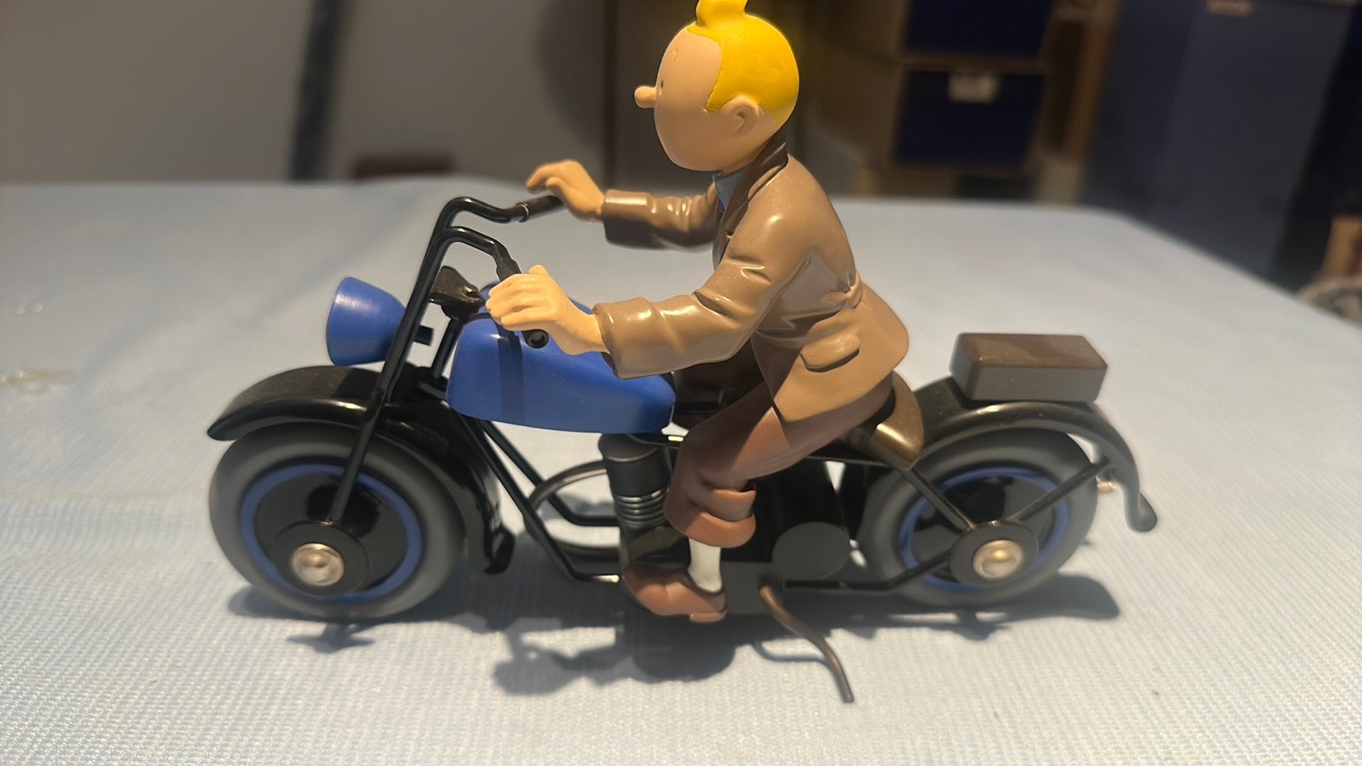 Tintin moto bleu, Enlèvement ou Envoi, Tintin, Comme neuf, Statue ou Figurine
