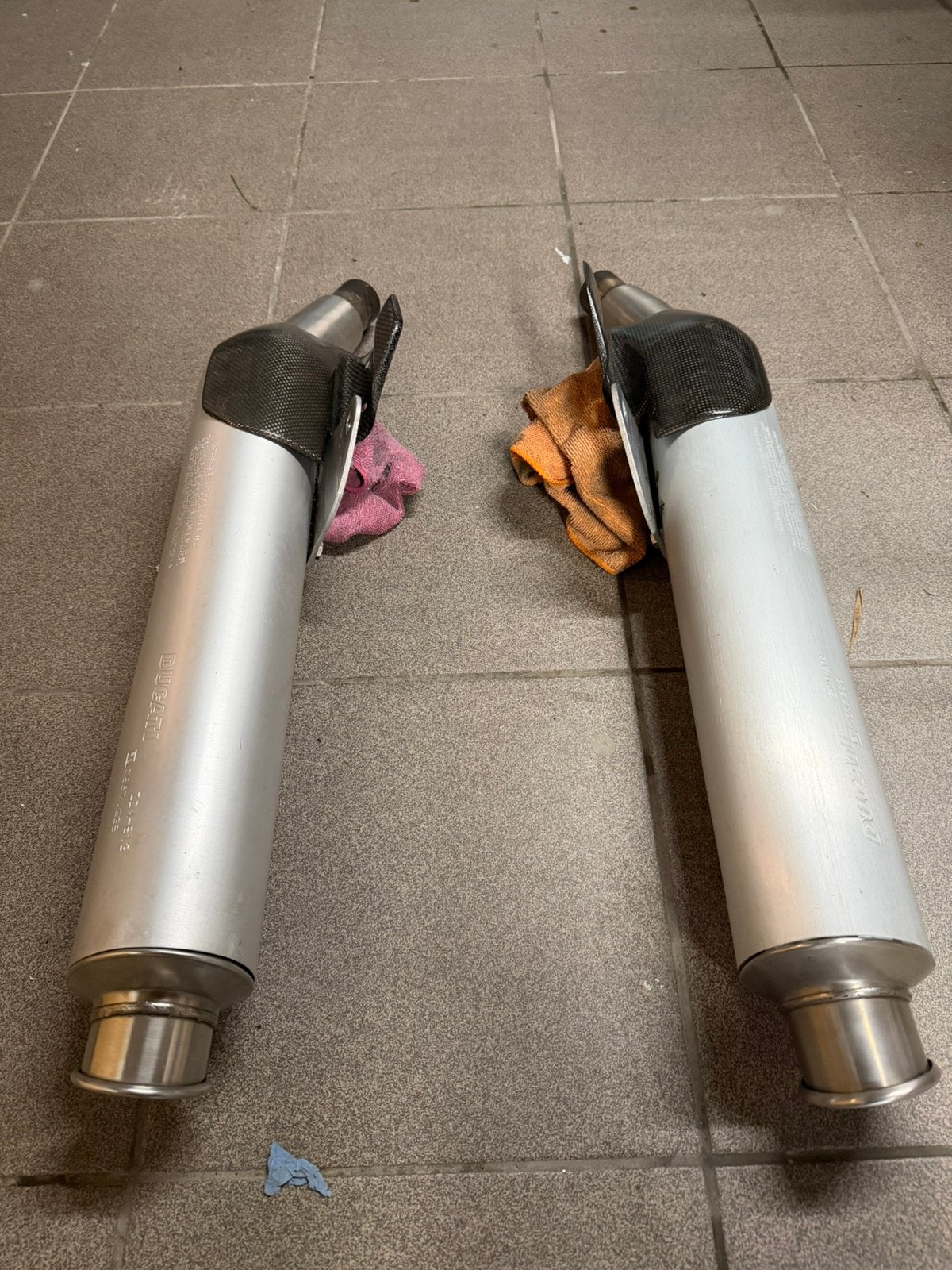 Caches d’échappement carbone Ducati Monster, Enlèvement, Utilisé
