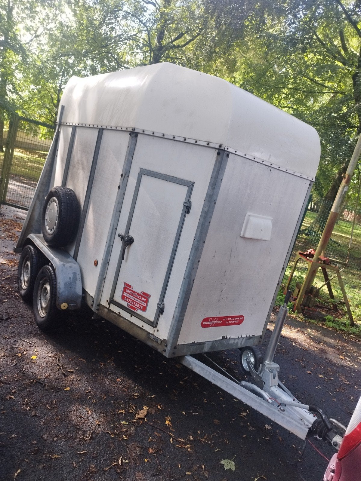 van 2 places prêt a imatriculee, Animaux & Accessoires, Chevaux & Poneys | Semi-remorques & Remorques, Enlèvement