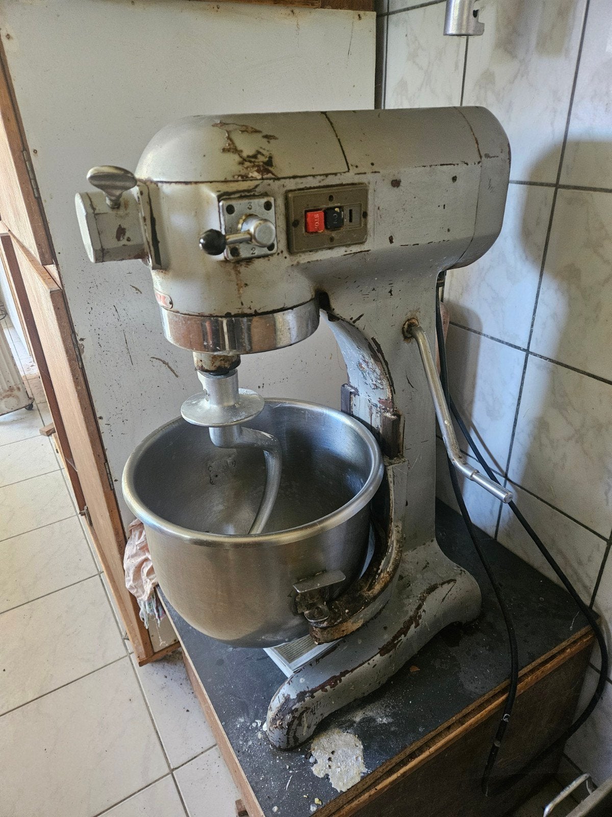 Hobart A200 commerciële planeetmenger, 4 litres ou plus, Enlèvement, Utilisé, 3 vitesses ou plus