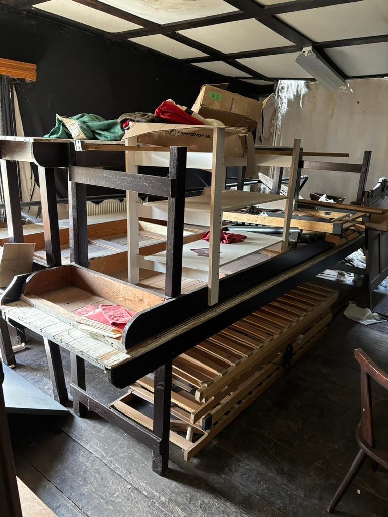 TE KOOP: houten horeca tafels, Ophalen