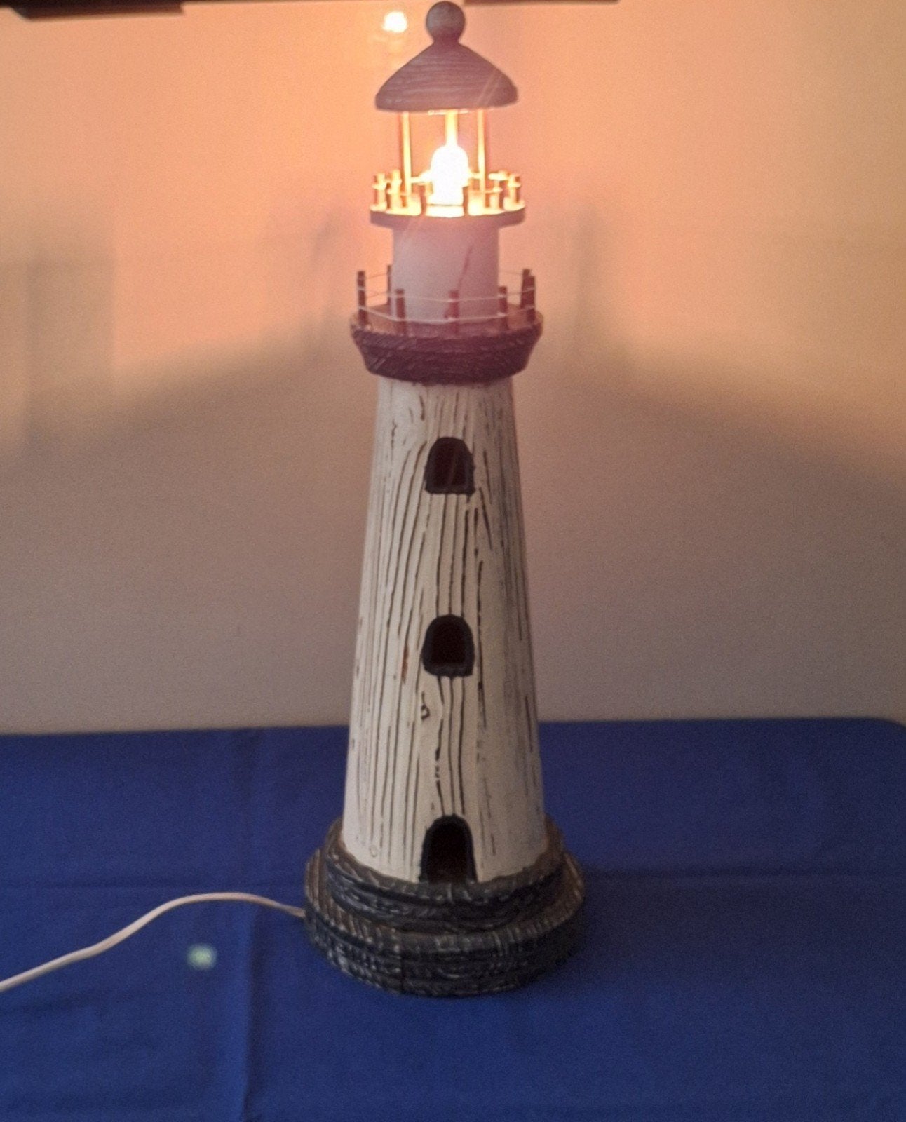 Grote mooie vuurtoren in hout met verlichting, Maison & Meubles, Lampes | Lampes de table, Bois, Enlèvement