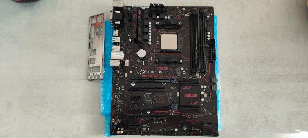 Asus prime B350-plus RYZEN AM4 + cpu AMD 3000g + DDR4 4gb, DDR4, Ophalen of Verzenden, Zo goed als nieuw, Socket AM4