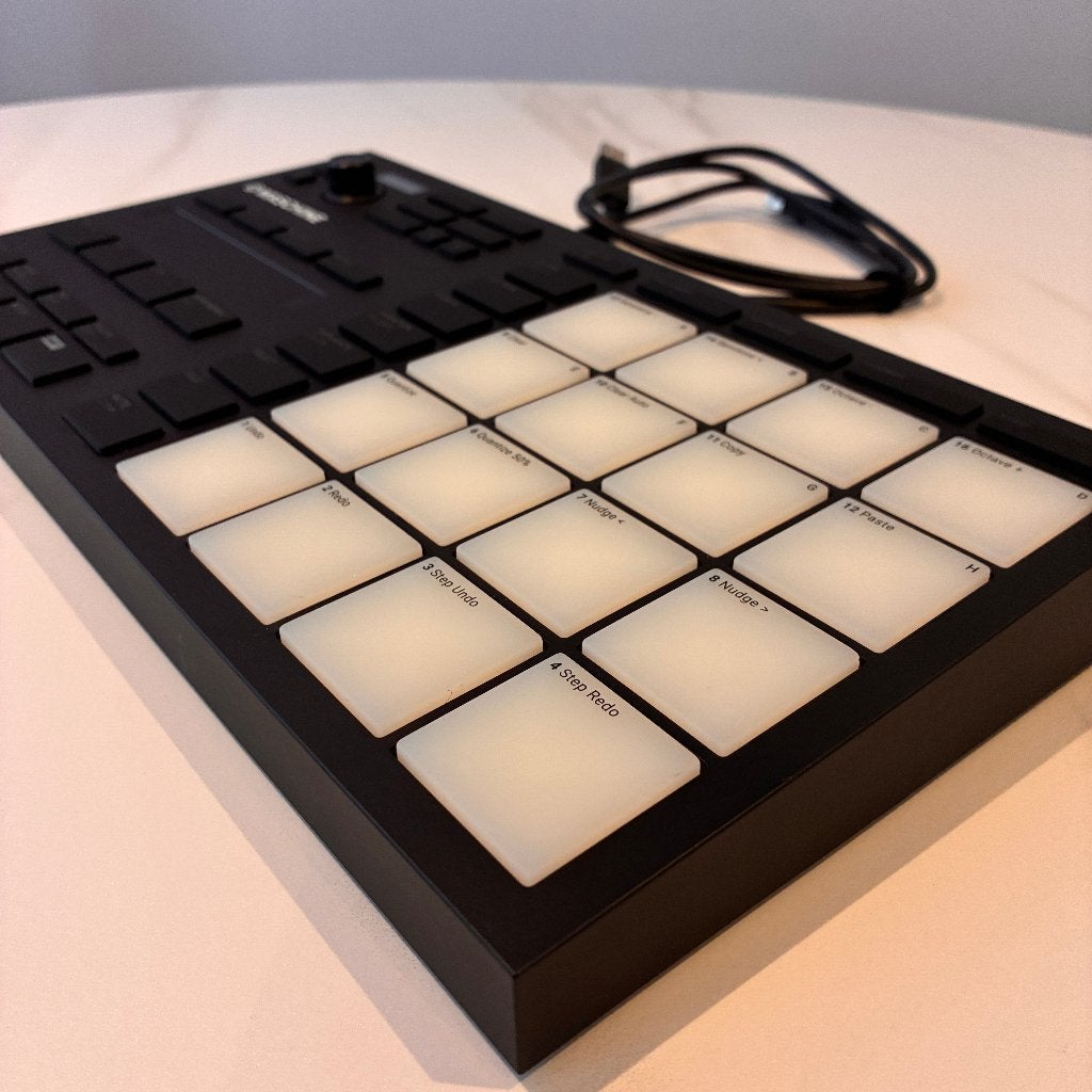 Native Instruments Maschine Mikro MK3 (Als nieuw), Muziek en Instrumenten, Ophalen of Verzenden, Zo goed als nieuw