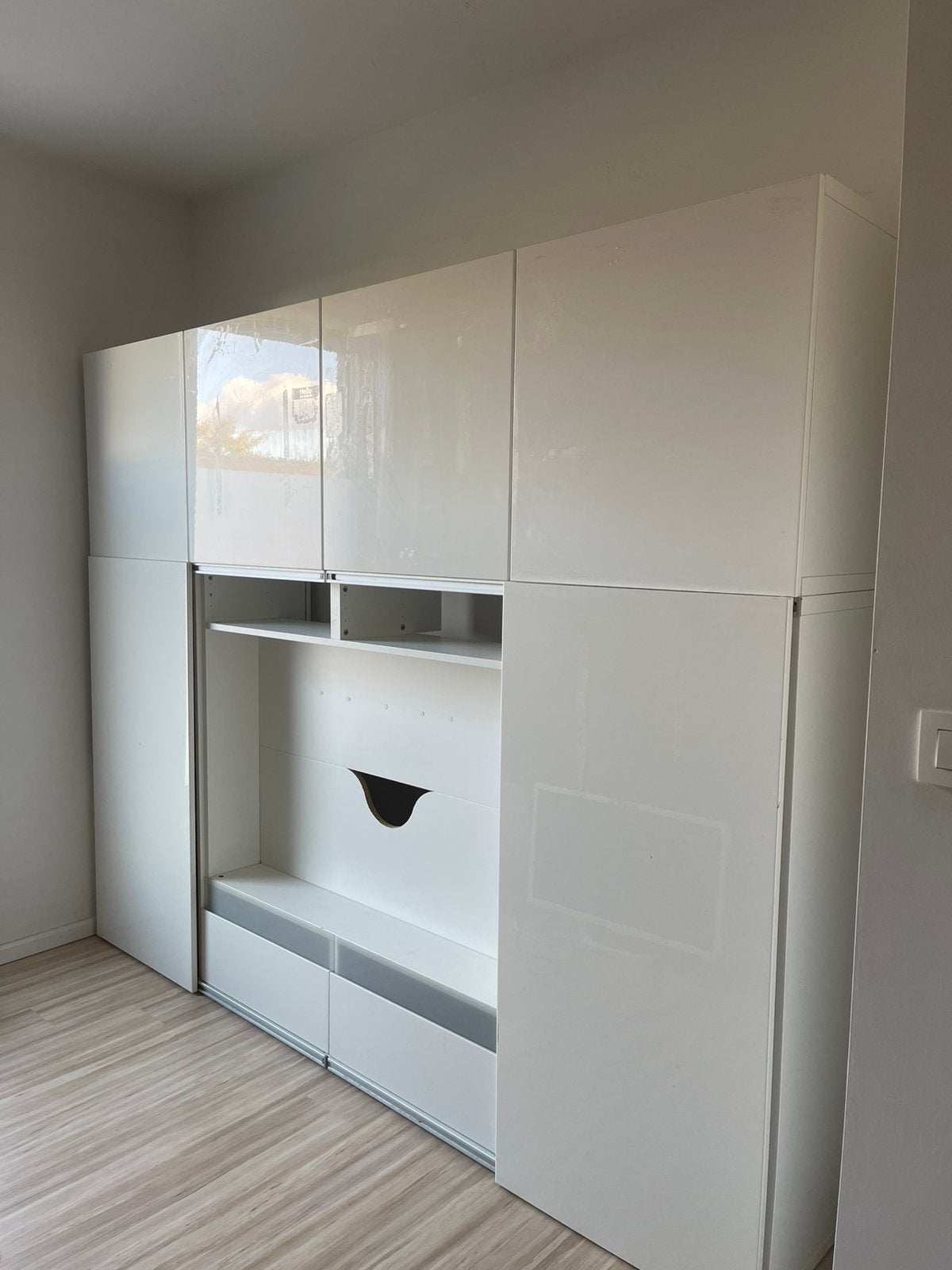 GRATIS IKEA meubel-/televisiekast – 245 cm breed, 25 à 50 cm, 200 cm ou plus, Utilisé, Autres matériaux