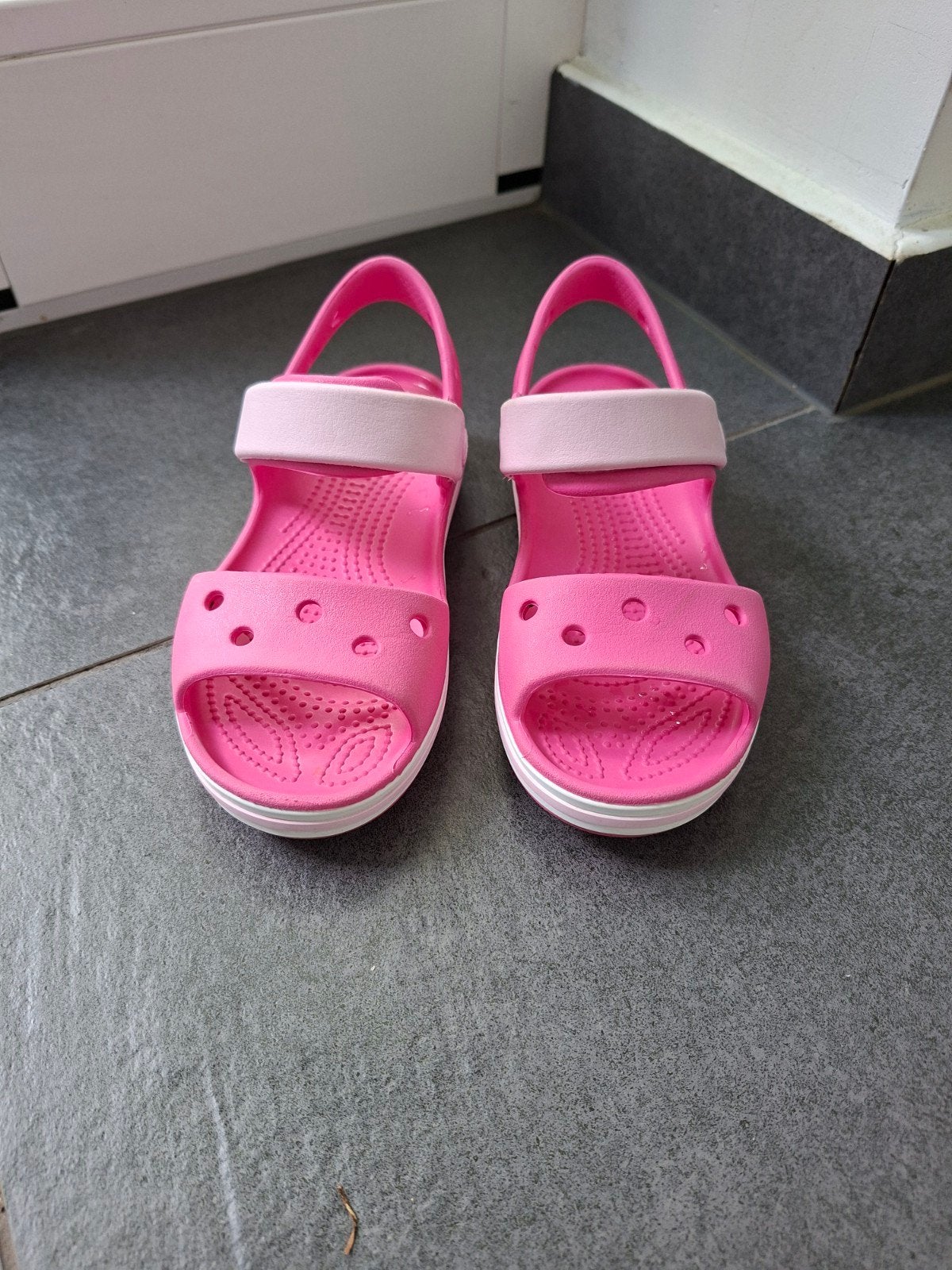 Nieuwe Crocs sandaal maat C 11 (28-29), Kinderen en Baby's, Ophalen, Nieuw, Crocs, Meisje
