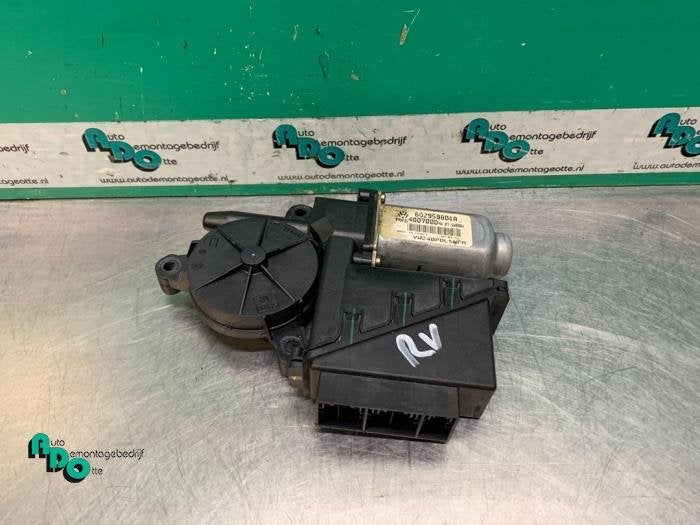 Moteur de vitre portière d'un Volkswagen Polo (Polo 01-), Volkswagen, -, 3 mois de garantie, Utilisé