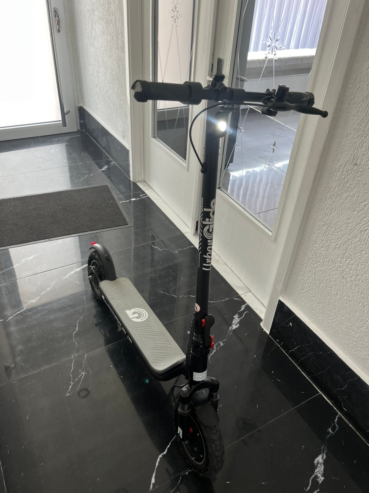 Beste ik verkoop een urban glide elktrichstep, Fietsen en Brommers, Ophalen of Verzenden, Zo goed als nieuw