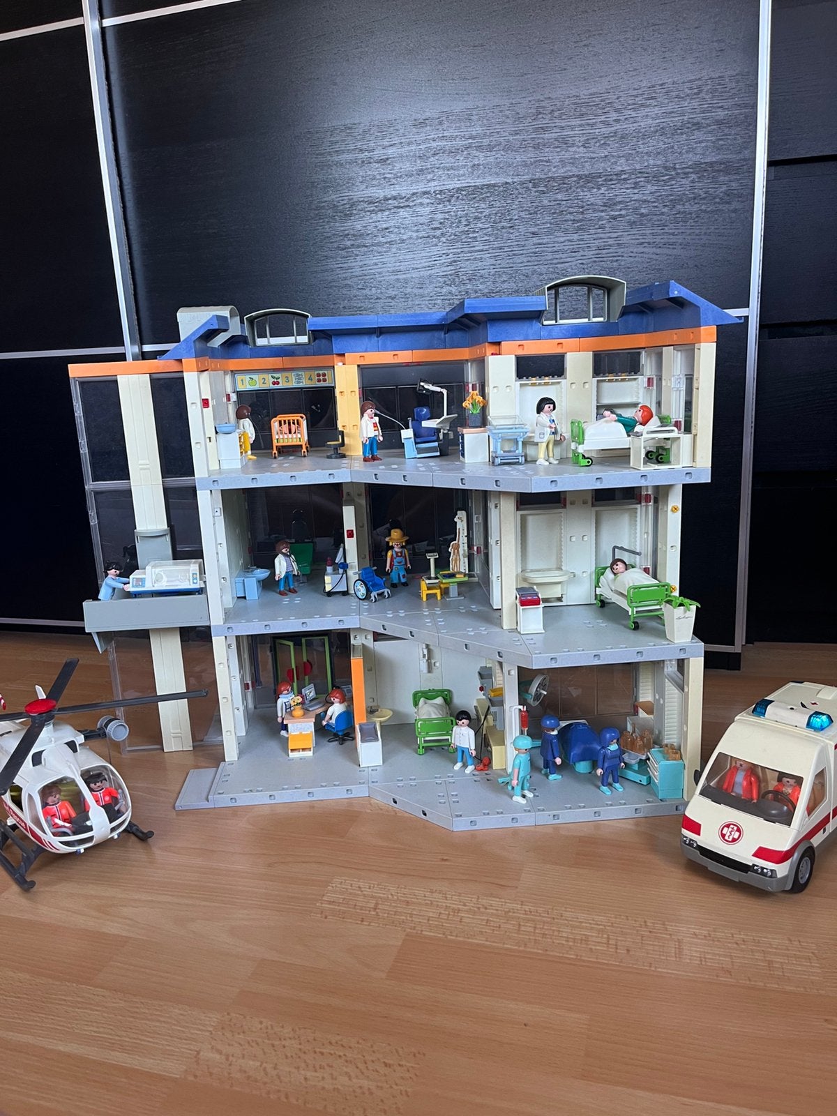Playmobil ziekenhuis met helikopter en auto, Ophalen, Gebruikt
