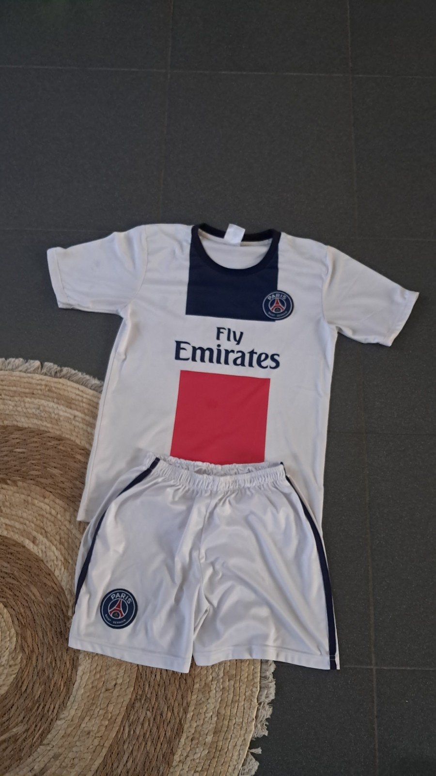 costume de football PSG Ibrahimovic, Sports & Fitness, Enlèvement, Comme neuf, Accessoires de club