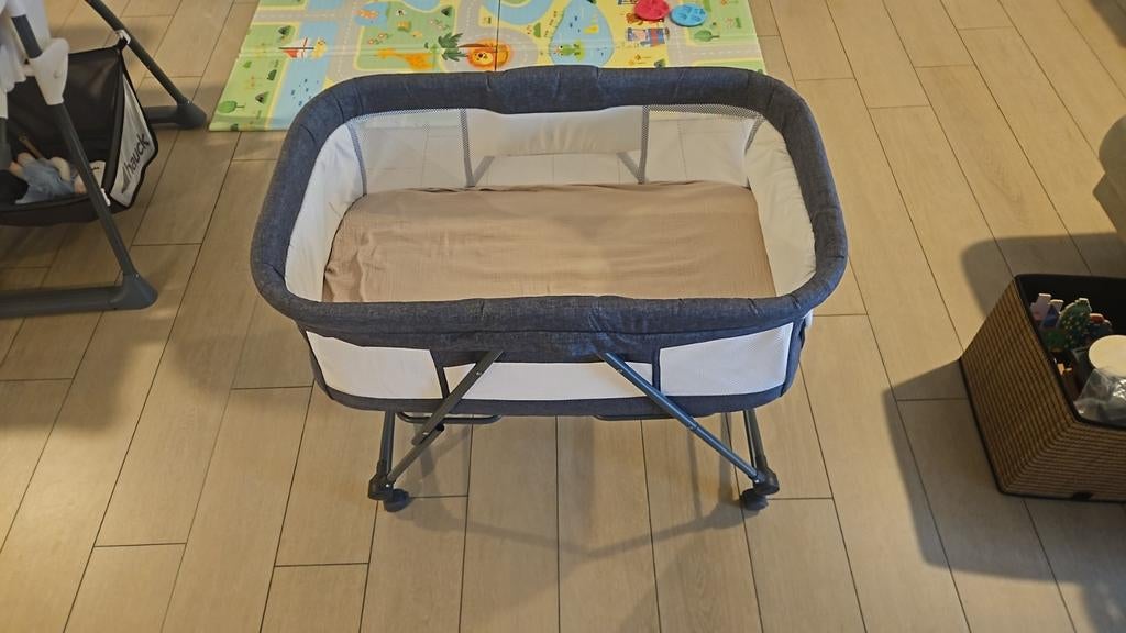 Baby cot / babybedje, Kinderen en Baby's, Ophalen