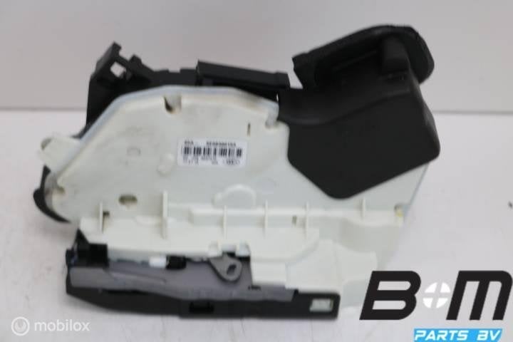Portierslot linksachter VW Passat B8 5E0839015A, Utilisé
