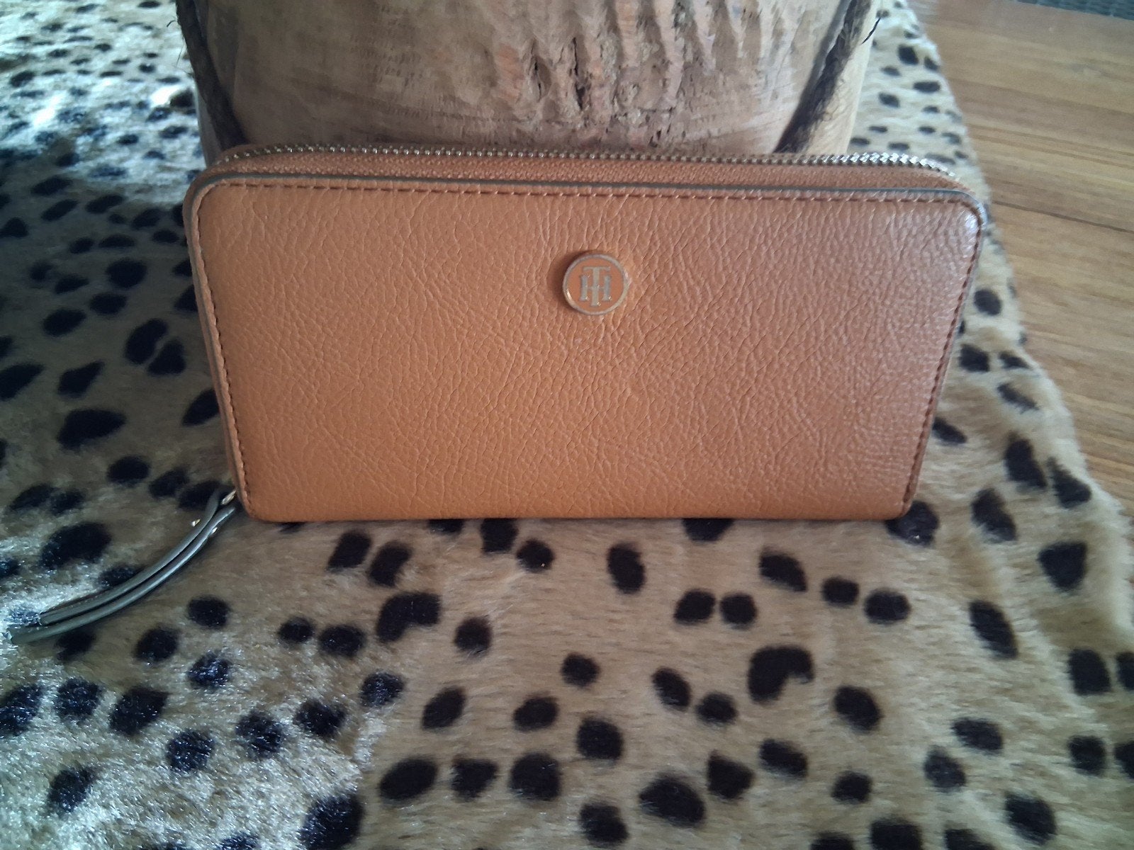 Portemonee tommy hilfiger cognac, Handtassen en Accessoires, Portemonnees, Ophalen of Verzenden
