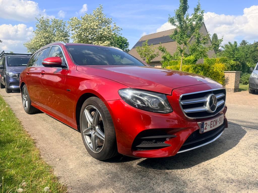 Mercedes-Benz E300de AMG line - 2019 - rood - perfecte staat, Auto's, Particulier, Adaptive Cruise Control, Te koop, Rood