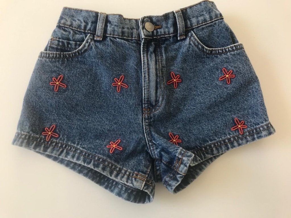 Short en jean taille 134, Enlèvement ou Envoi, Comme neuf, Fille, Pantalon
