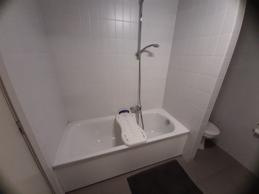 ligbad met douchestang, Ophalen, Zo goed als nieuw, Bad