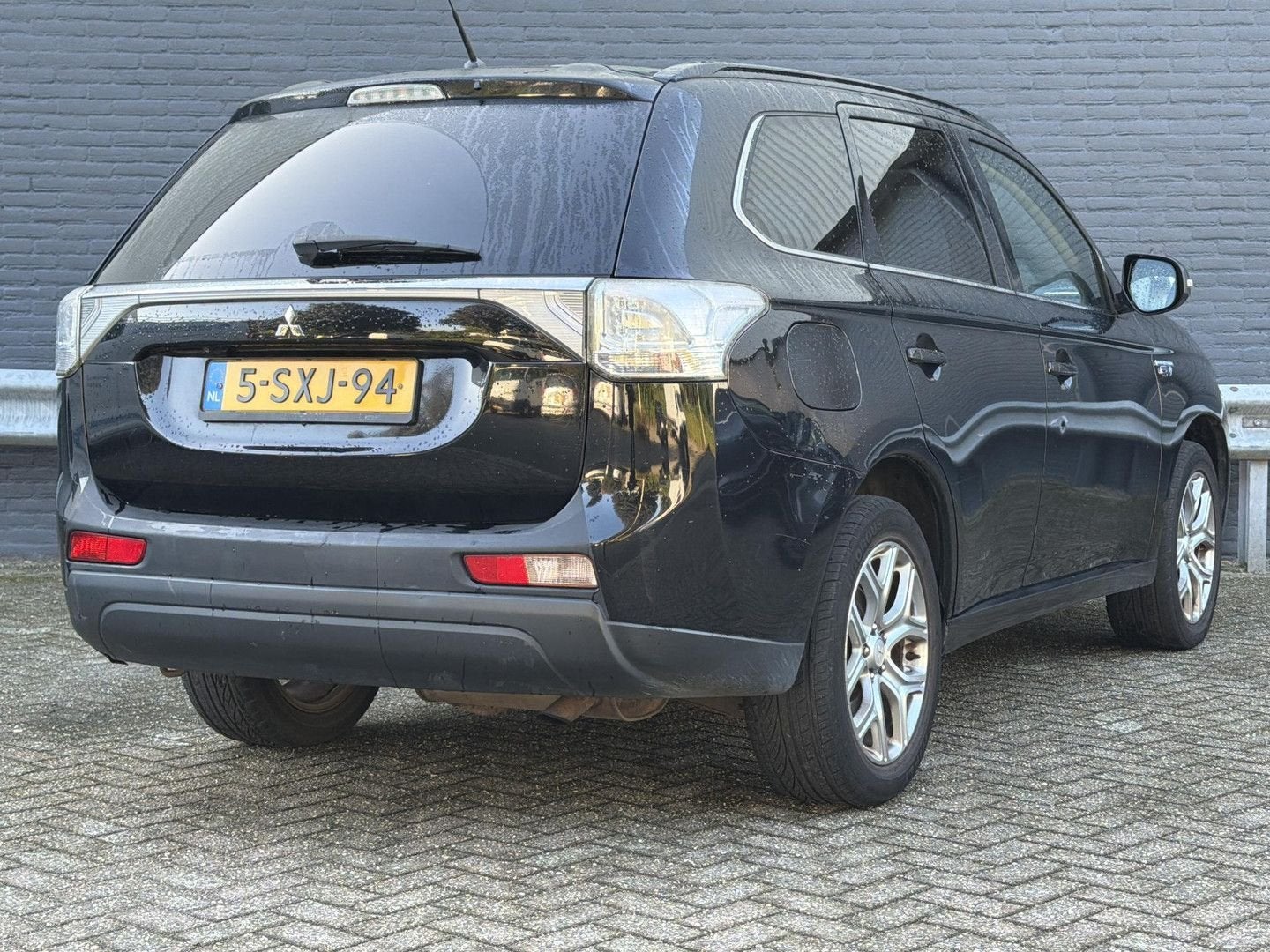 Mitsubishi Outlander 2.0 PHEV instyle+ | Schuif/Kanteldak |, Autos, 12 kWh, Achat, Outlander, Entreprise