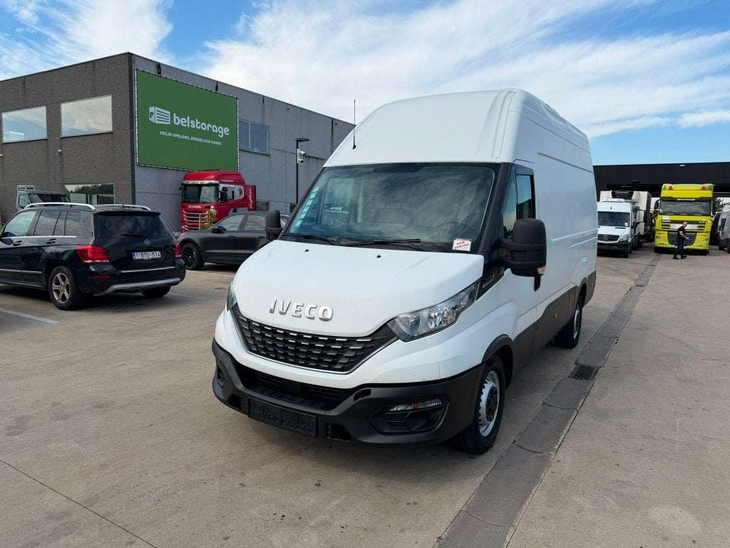 IVECO DAILY  (Numéro de stock 20976), Achat, Air conditionné, Diesel, Automatique