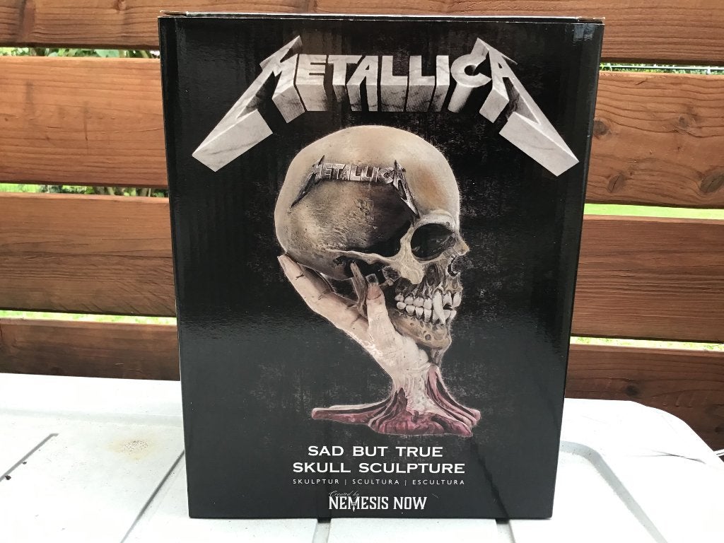 Metallica sad but true skull met doos, Ophalen