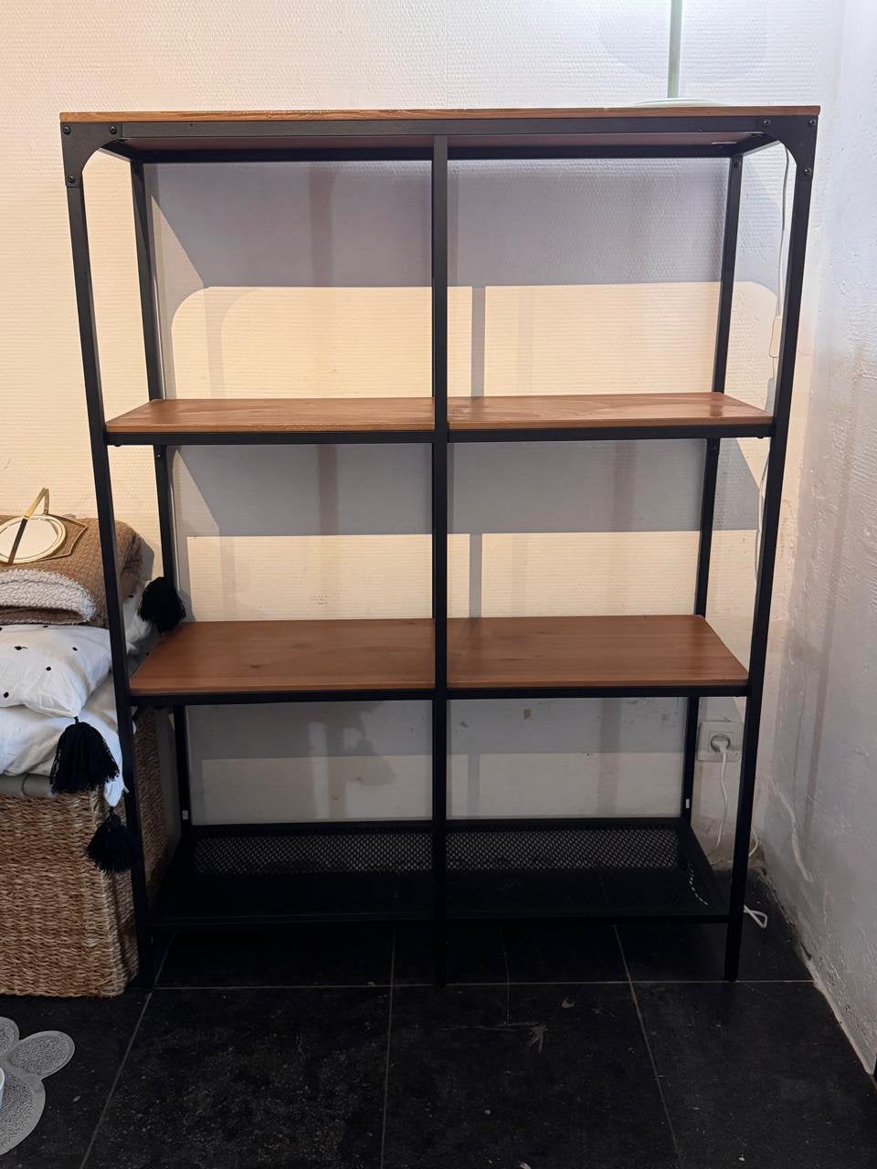 Stellingkast Ikea Fjallbo (metaal/hout), Huis en Inrichting, Ophalen, Gebruikt