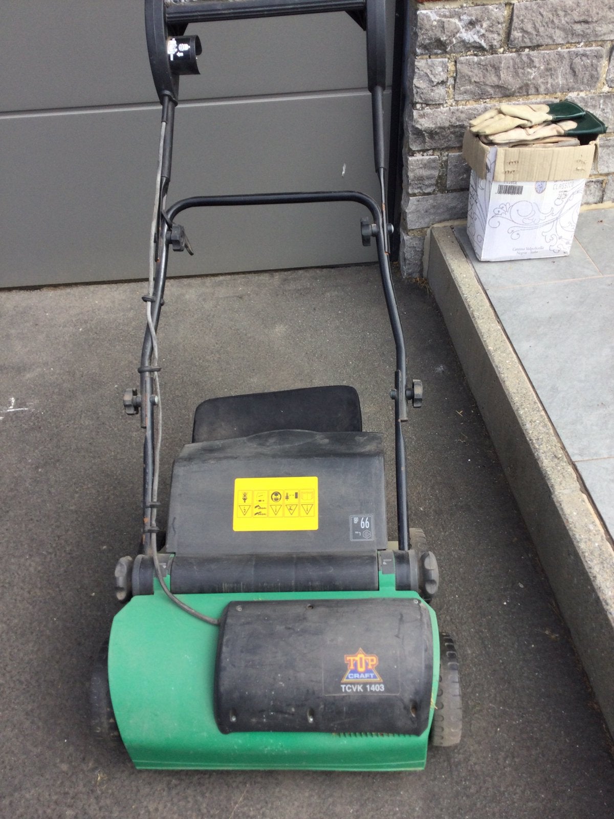 SCARIFICATEUR ELECTRIQUE, Comme neuf