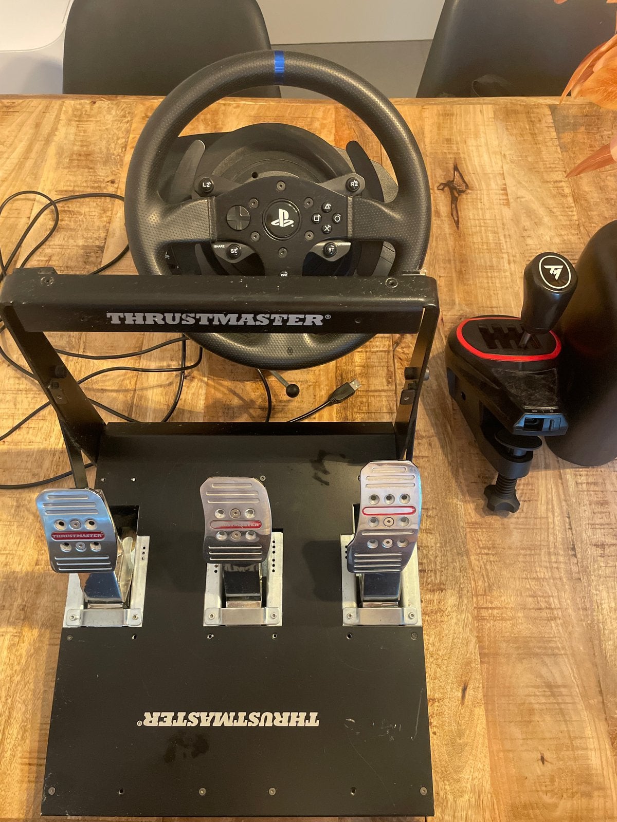 Thrustmaster T300 RS+T500 RS metalen pedalen+Versnellingsbak, Ophalen, Zo goed als nieuw