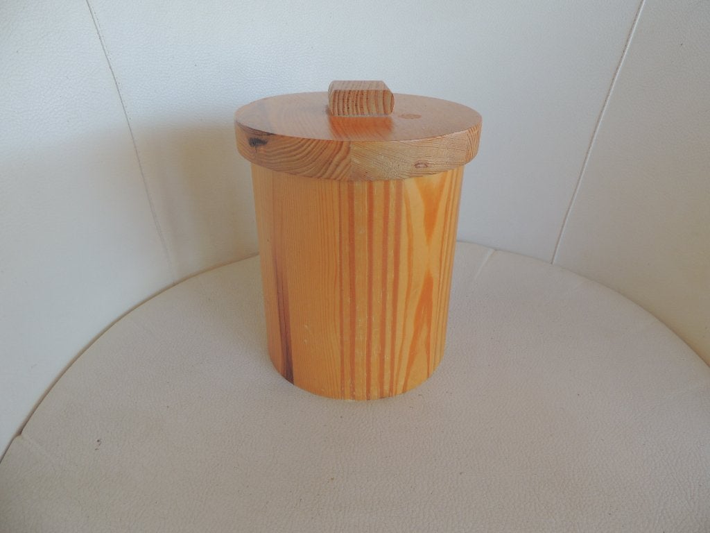 Petite poubelle en bois, Enlèvement