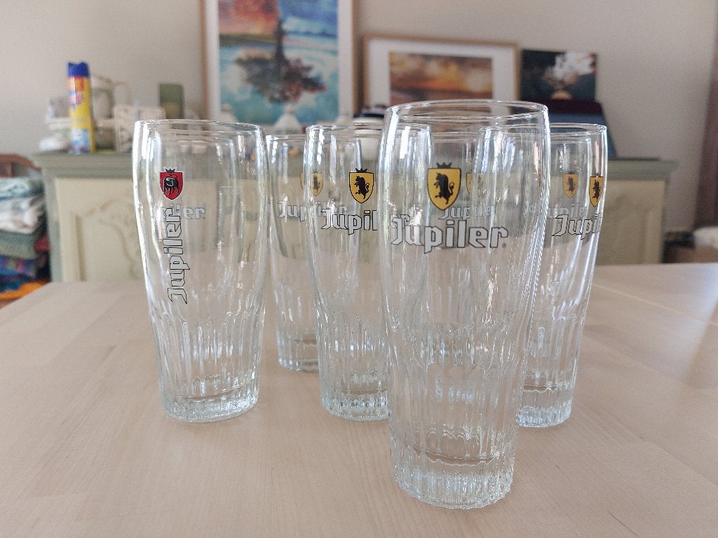 Jupiler bierglazen – set van 8 – goede staat – 1 oud logo, Enlèvement, Comme neuf, Verre à bière
