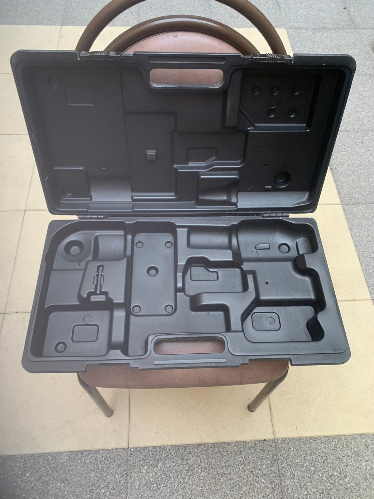 HİTACHİ  KOFFER, Doe-het-zelf en Bouw, Ophalen, Zo goed als nieuw