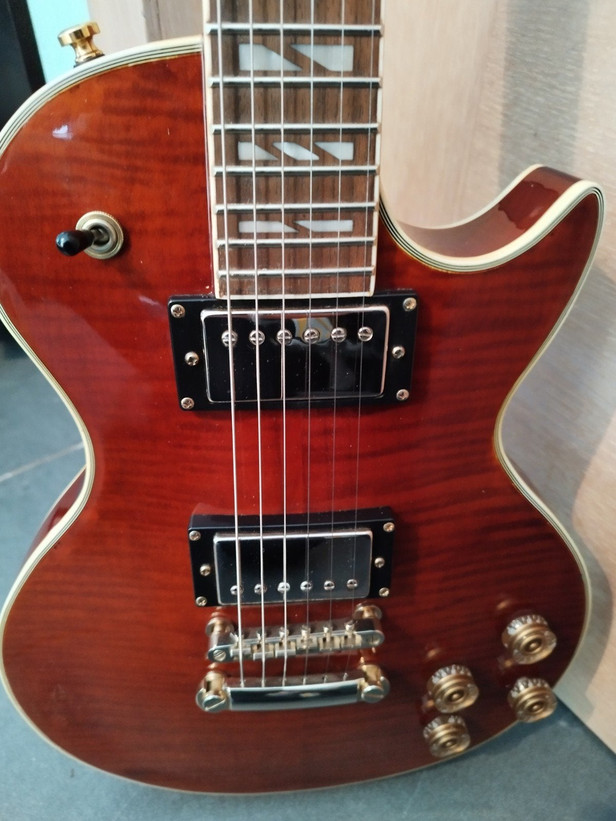 guitare modèle suppreme, Muziek en Instrumenten, Snaarinstrumenten | Gitaren | Elektrisch, Ophalen of Verzenden