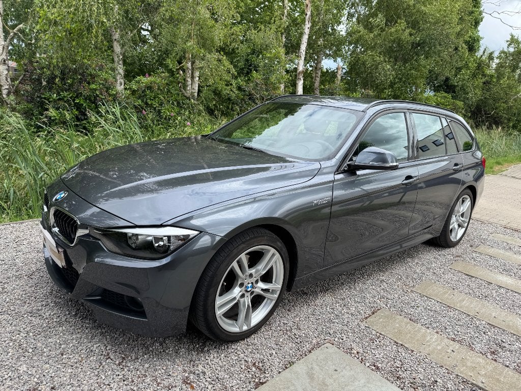 BMW 320i, Auto's, BMW, Achterwielaandrijving, Alcantara, 152 g/km, Zilver of Grijs