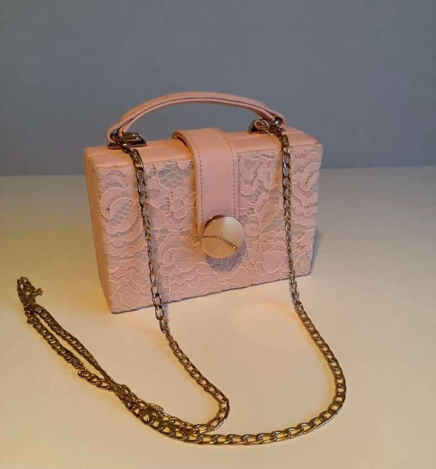 nieuw italiaans roze tasje, Handtassen en Accessoires, Tassen | Damestassen, Ophalen of Verzenden, Nieuw, Roze, Schoudertasje