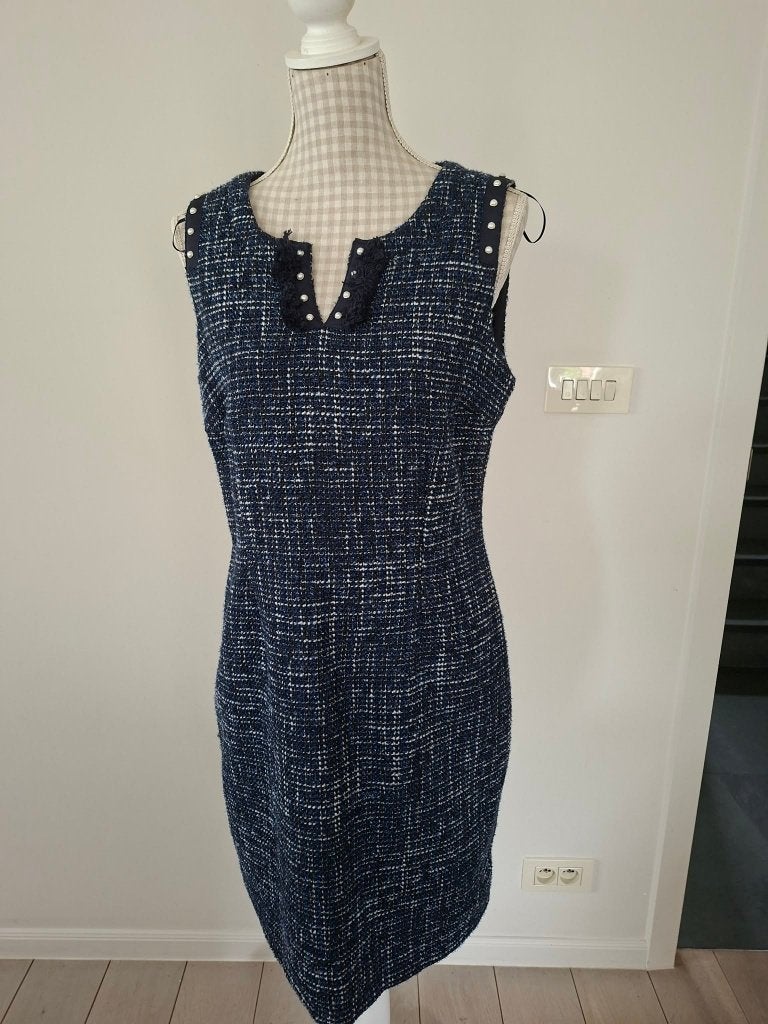robe bleue avec un magnifique décolleté et du fil lurex, Vêtements | Femmes, Robes, Neuf, Taille 38/40 (M), Enlèvement ou Envoi