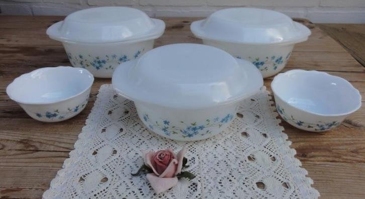 Nog 2 vintage ovenschalen + 2 kommetjes, Arcopal Veronica, -, -, Ophalen of Verzenden, Kom(men)
