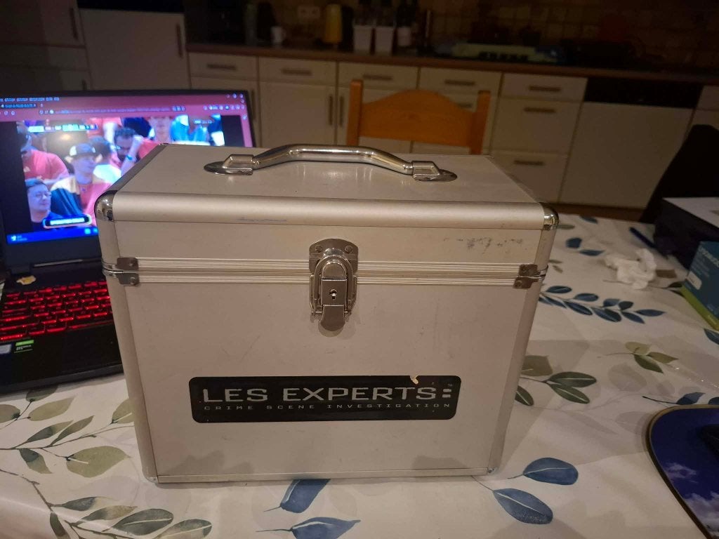 Valisette métal collector "Les experts" Saisons 1 à 6, Français, Utilisé, Saison 6, Crime