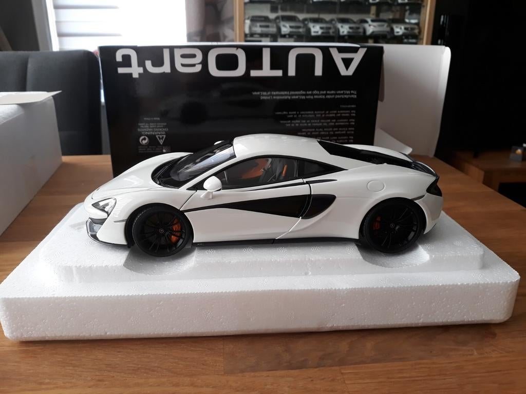 Autoart 1/18 Mclaren 570S wit, Ophalen of Verzenden, Nieuw, Autoart