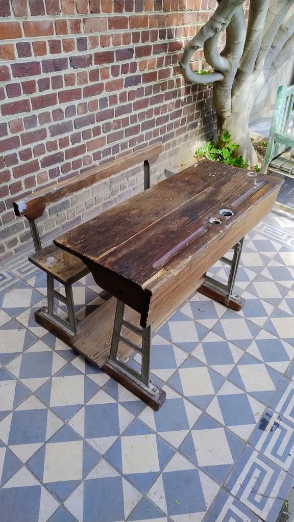 Bureau d'école robuste avec cadre en fonte, Antiquités & Art, Antiquités | Meubles | Tables, Enlèvement