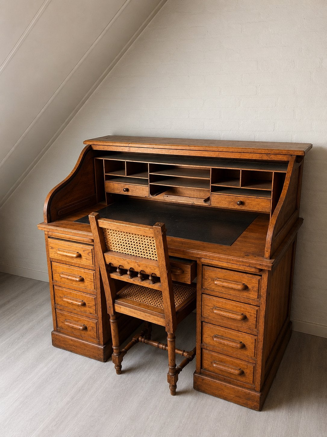Ancien bureau en chêne avec chaise assortie, Enlèvement, Comme neuf