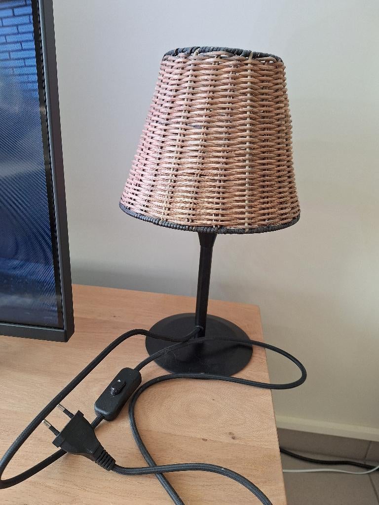 Lampadaire in rotan, Huis en Inrichting, Lampen | Tafellampen, Ophalen, Overige materialen, Modern / boho / landelijk / hedendaags