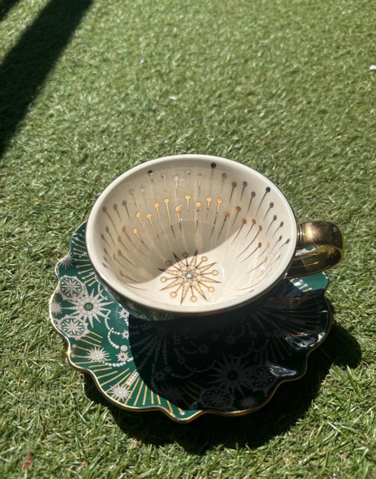Ensemble tasse et soucoupe Anthropologie • Catherine Martin, Enlèvement, Poterie, Vintage