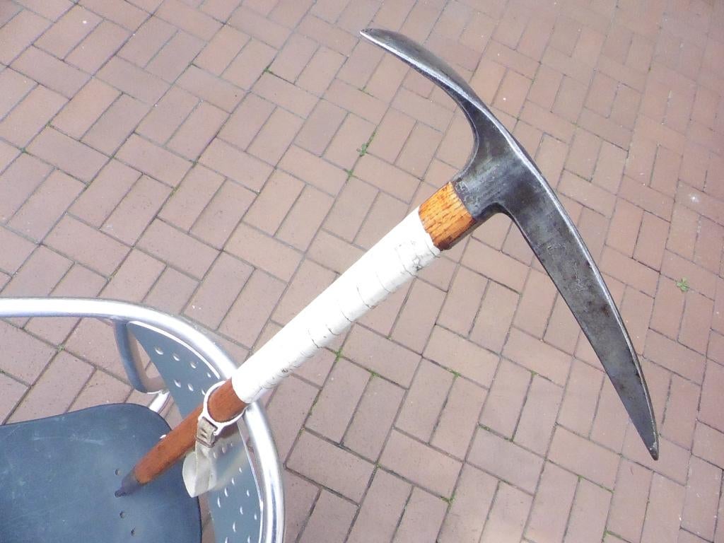 Vintage ice axe Piolet Shabei ijsbijl, Sport en Fitness, Bergsport en Wandelen, Ophalen of Verzenden, Gebruikt, Wandelstok