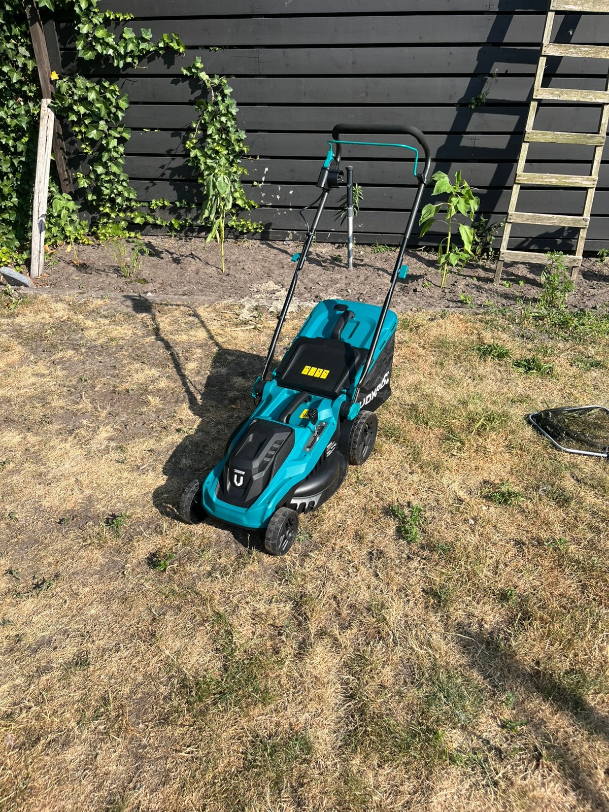 Vonroc Elektrische Grasmaaier 1600W – Zo goed als nieuw!, Tuin en Terras, Ophalen, Zo goed als nieuw, Elektrische grasmaaier, Opvangbak