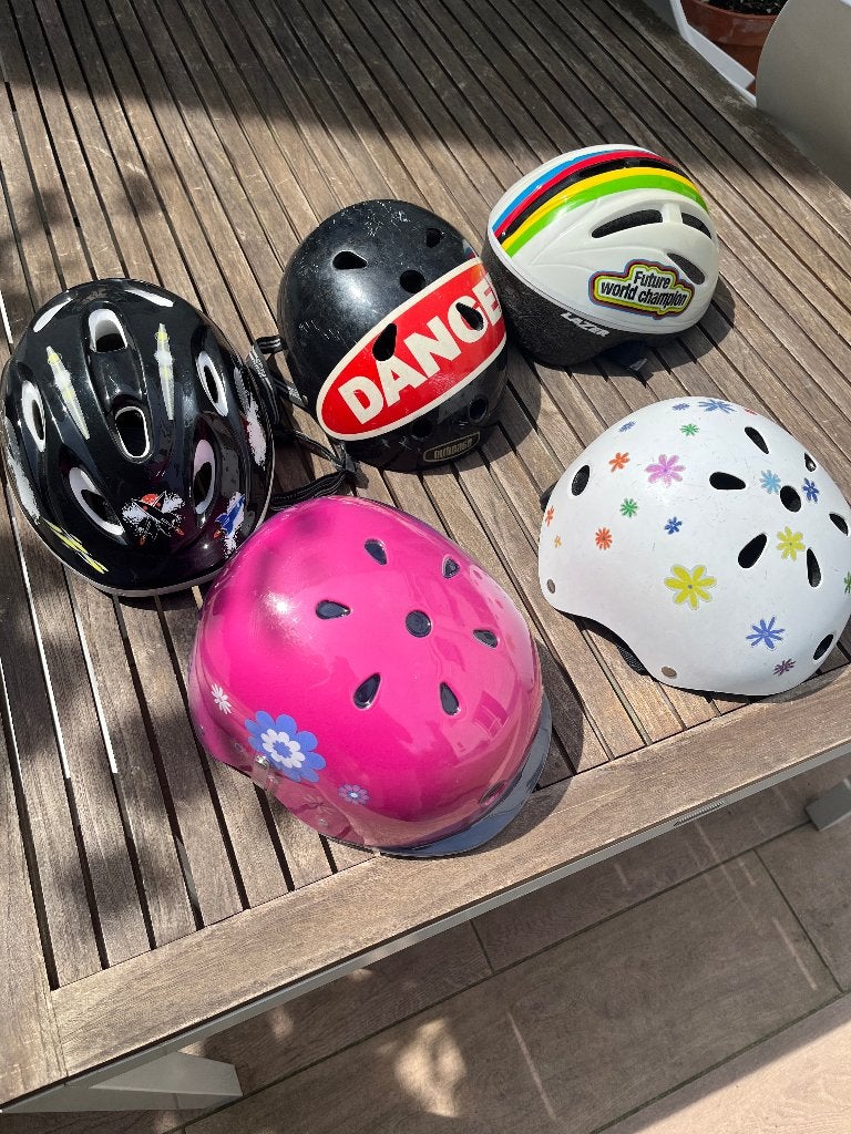 5 fietshelmen voor kinderen (Lazer, Nutcase,…), Fietsen en Brommers, Ophalen, Gebruikt, Jongen of Meisje