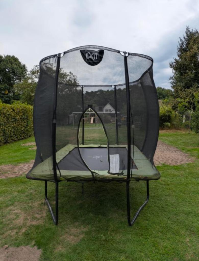Exit trampoline, Enlèvement, Utilisé