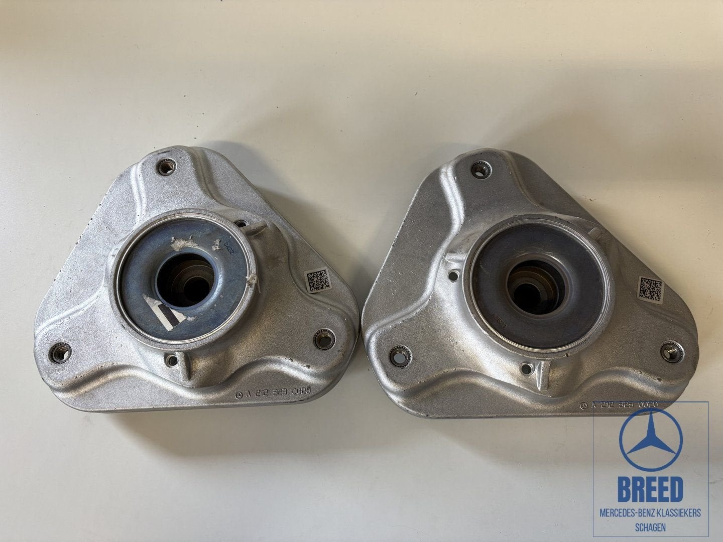 NOS veerpootlager L+R Mercedes-Benz W212 E-Klasse C218 CLS, -, Nieuw, Ophalen of Verzenden, -