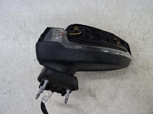 RETROVISEUR EXTERIEUR GAUCHE Audi A3 Limousine (8VS / 8VM), Mevr. I. Hauben, Audi, Utilisé, Rue de l'Espoir 34 34
4030  GRIVEGNÉE, BE