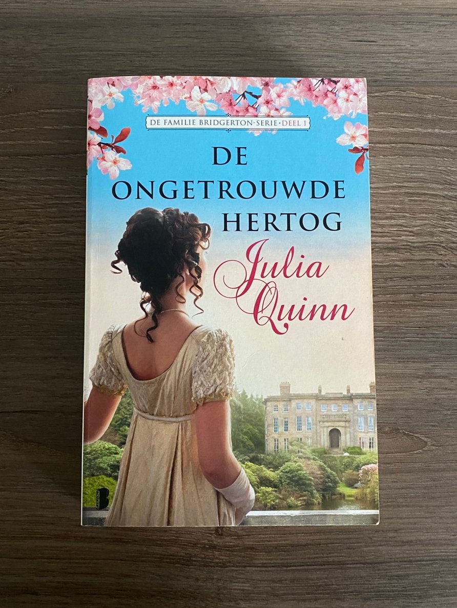 De Ongetrouwde Hertog - Julia Quinn, Ophalen of Verzenden, Gelezen
