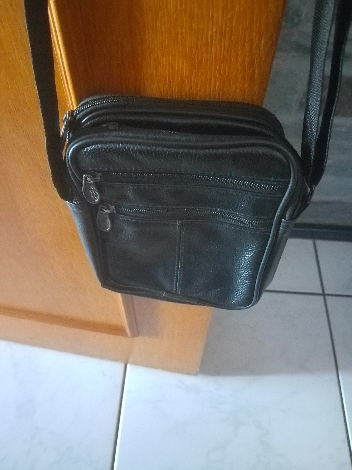 Schoudertasje voor heren, Bijoux, Sacs & Beauté, Sacs | Sacs à bandoulière, Enlèvement ou Envoi, Utilisé, Noir
