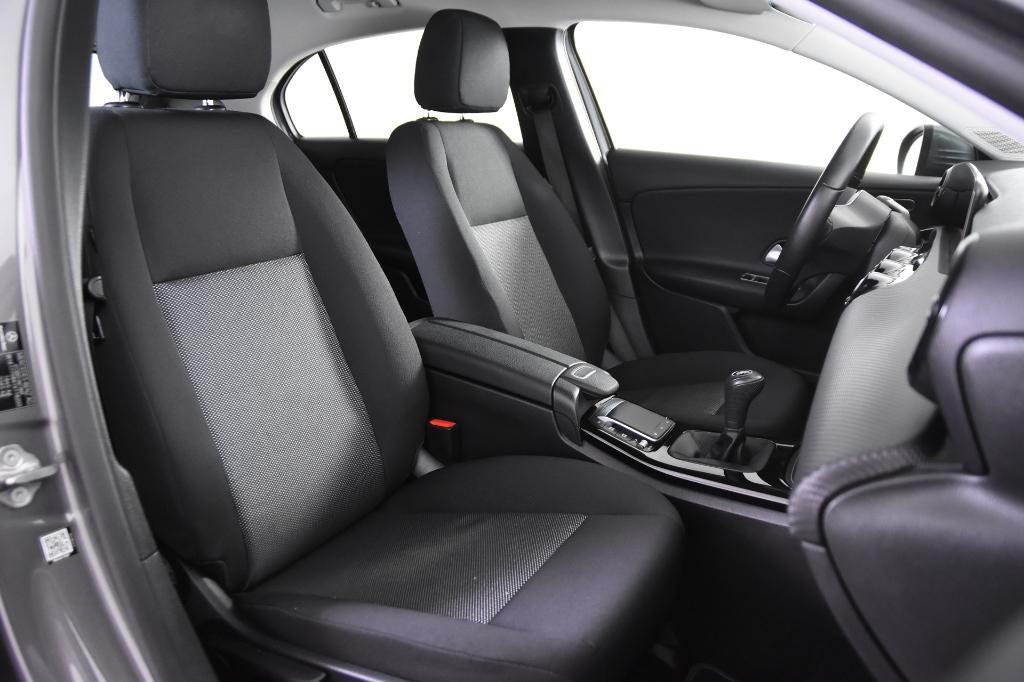 Mercedes A180 *1ste Eigenaar*Widescreen*Navigatie*, Auto's, Stof, 4 cilinders, 0 kg, Bedrijf