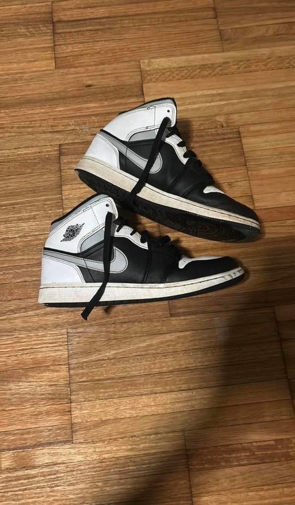 Air jordan 1 mid maat 40, Ophalen, Overige kleuren, Sportschoenen, Zo goed als nieuw